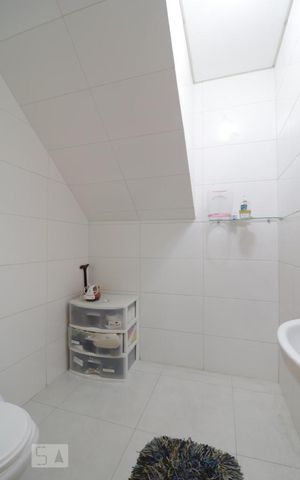 Casa à venda com 145m², 3 quartos e 5 vagas Casa à venda com 145m², 3 quartos e 5 vagasLavabo