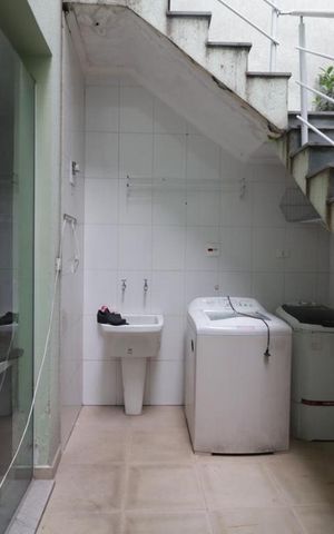 Casa à venda com 145m², 3 quartos e 5 vagas Casa à venda com 145m², 3 quartos e 5 vagasArea de serviço