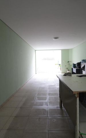 Casa à venda com 145m², 3 quartos e 5 vagas Casa à venda com 145m², 3 quartos e 5 vagasGaragem