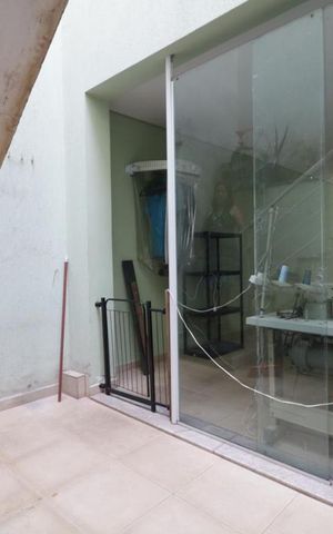 Casa à venda com 145m², 3 quartos e 5 vagas Casa à venda com 145m², 3 quartos e 5 vagasArea de serviço