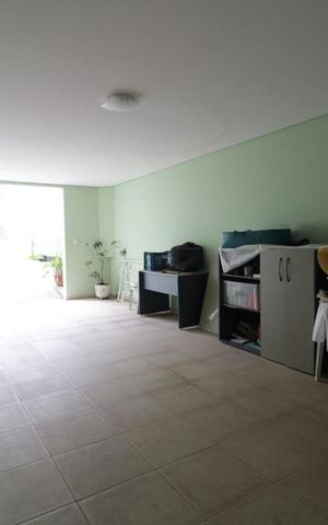 Casa à venda com 145m², 3 quartos e 5 vagas Casa à venda com 145m², 3 quartos e 5 vagasGaragem