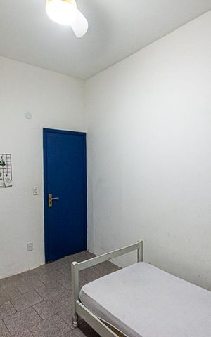 Casa à venda com 200m², 7 quartos e 1 vaga Casa à venda com 200m², 7 quartos e 1 vagaQuarto 4