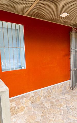 Casa à venda com 200m², 7 quartos e 1 vaga Casa à venda com 200m², 7 quartos e 1 vagaEntrada