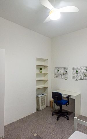 Casa à venda com 200m², 7 quartos e 1 vaga Casa à venda com 200m², 7 quartos e 1 vagaQuarto 4