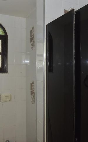 Casa de condomínio à venda com 339m², 4 quartos e 3 vagasLavabo