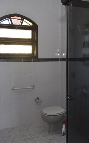 Casa de condomínio à venda com 339m², 4 quartos e 3 vagasBanheiro