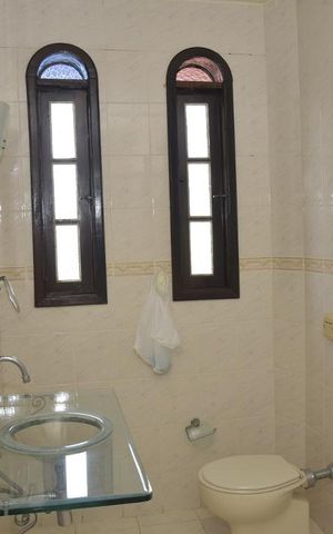 Casa de condomínio à venda com 339m², 4 quartos e 3 vagasBanheiro da Suíte