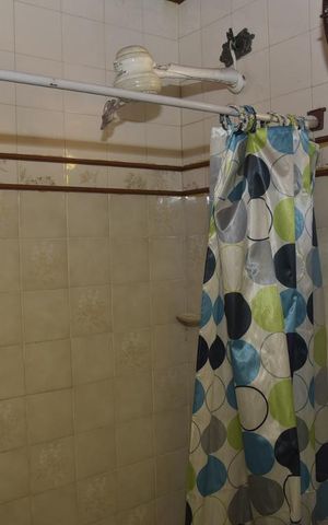 Casa de condomínio à venda com 339m², 4 quartos e 3 vagasBanheiro Externo