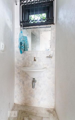 Casa à venda com 149m², 3 quartos e 8 vagasBanheiro