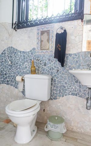 Casa à venda com 149m², 3 quartos e 8 vagasBanheiro
