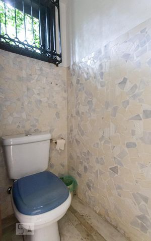 Casa à venda com 149m², 3 quartos e 8 vagasBanheiro