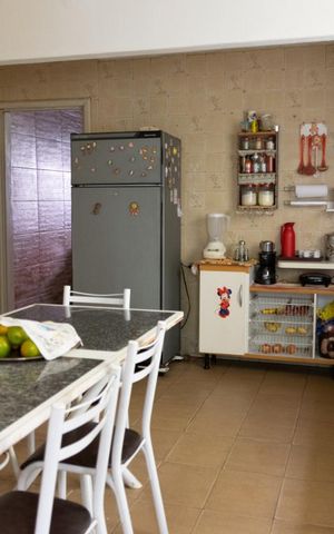 Casa à venda com 165m², 3 quartos e 2 vagas Casa à venda com 165m², 3 quartos e 2 vagasCozinha