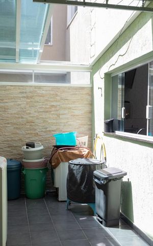 Casa à venda com 200m², 3 quartos e 2 vagas Casa à venda com 200m², 3 quartos e 2 vagasÁrea de Serviço