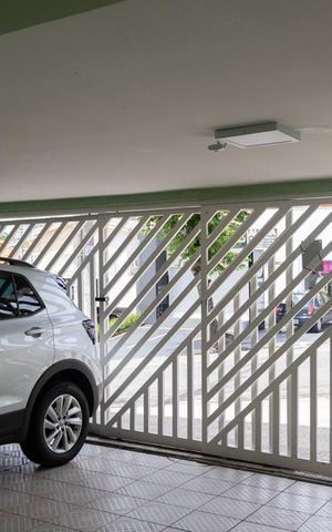 Casa à venda com 200m², 3 quartos e 2 vagas Casa à venda com 200m², 3 quartos e 2 vagasGaragem