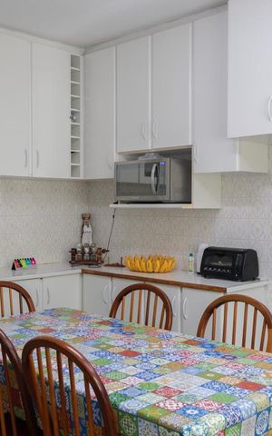 Casa à venda com 200m², 3 quartos e 2 vagas Casa à venda com 200m², 3 quartos e 2 vagasCozinha