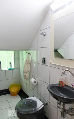Casa à venda com 200m², 3 quartos e 2 vagas Casa à venda com 200m², 3 quartos e 2 vagasLavabo