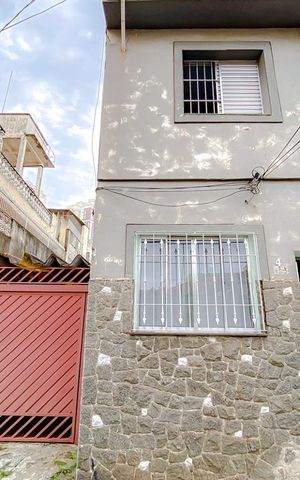 Casa à venda com 120m², 2 quartos e 2 vagasFachada
