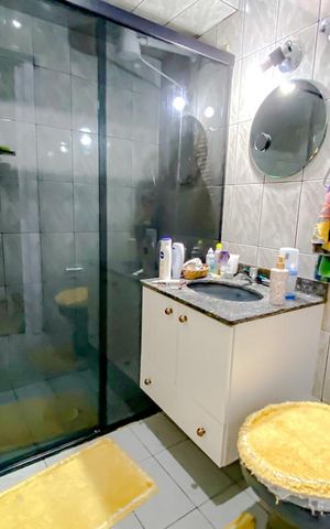 Casa à venda com 120m², 2 quartos e 2 vagasBanheiro 1