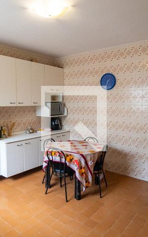 Casa à venda com 131m², 2 quartos e 4 vagas Casa à venda com 131m², 2 quartos e 4 vagasCozinha