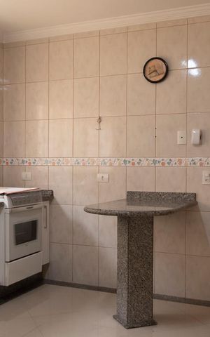 Casa à venda com 150m², 3 quartos e 4 vagas Casa à venda com 150m², 3 quartos e 4 vagasCozinha
