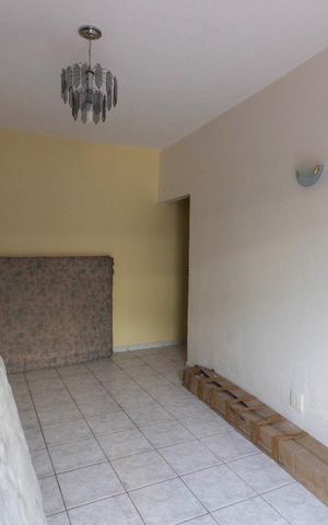 Casa à venda com 191m², 2 quartos e 3 vagas Casa à venda com 191m², 2 quartos e 3 vagasSala