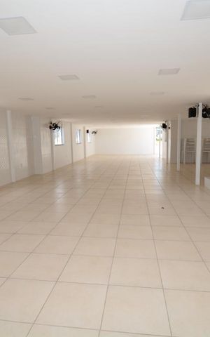 Apartamento à venda com 90m², 3 quartos e sem vagaÁrea comum - Salão de festas