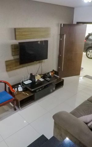 Casa à venda com 108m², 3 quartos e 3 vagasSala