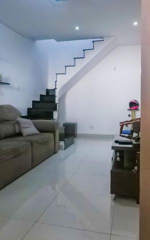 Casa à venda com 108m², 3 quartos e 3 vagasEntrada