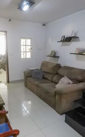Casa à venda com 108m², 3 quartos e 3 vagasSala