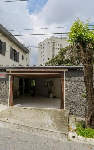 Casa à venda com 108m², 3 quartos e 3 vagasFachada