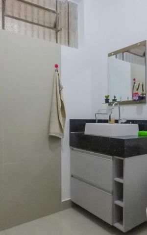 Casa à venda com 108m², 3 quartos e 3 vagasBanheiro de serviço
