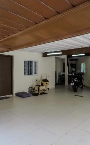 Casa à venda com 108m², 3 quartos e 3 vagasGaragem