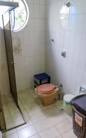 Casa à venda com 108m², 3 quartos e 3 vagasBanheiro