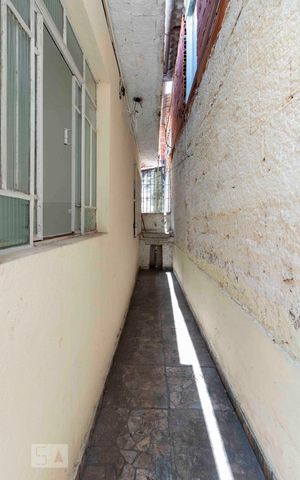 Casa para alugar com 40m², 1 quarto e sem vaga Casa para alugar com 40m², 1 quarto e sem vagaÁrea de Serviço
