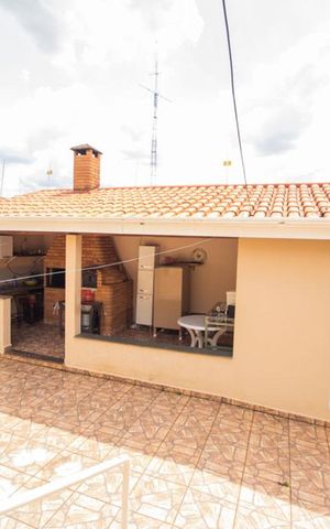 Casa à venda com 110m², 3 quartos e 3 vagas Casa à venda com 110m², 3 quartos e 3 vagascasa fundos