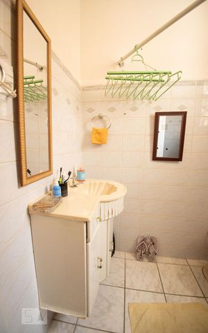 Casa à venda com 110m², 3 quartos e 3 vagas Casa à venda com 110m², 3 quartos e 3 vagasbanheiro