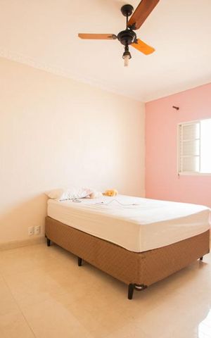 Casa à venda com 110m², 3 quartos e 3 vagas Casa à venda com 110m², 3 quartos e 3 vagasquarto 1