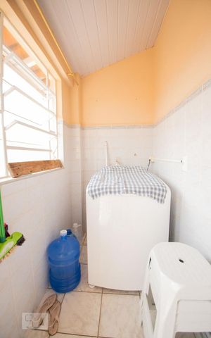 Casa à venda com 110m², 3 quartos e 3 vagas Casa à venda com 110m², 3 quartos e 3 vagaslavanderia