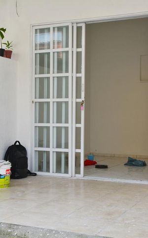 Casa de condomínio à venda com 160m², 4 quartos e 1 vagaQuintal