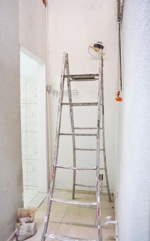 Casa de condomínio à venda com 160m², 4 quartos e 1 vagaÁrea de Serviço