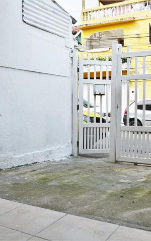 Casa de condomínio à venda com 160m², 4 quartos e 1 vagaQuintal