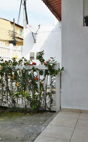 Casa de condomínio à venda com 160m², 4 quartos e 1 vagaQuintal