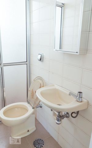 Apartamento à venda com 220m², 4 quartos e 3 vagas Apartamento à venda com 220m², 4 quartos e 3 vagasÁrea de Serviço