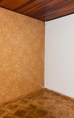 Casa à venda com 80m², 2 quartos e sem vagaSala