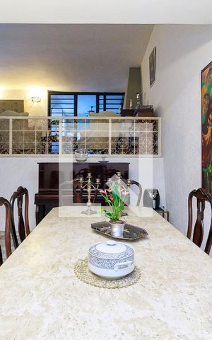 Casa à venda com 380m², 4 quartos e 3 vagas Casa à venda com 380m², 4 quartos e 3 vagasSala de Jantar