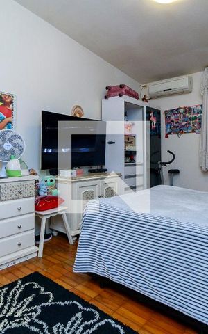 Casa à venda com 380m², 4 quartos e 3 vagas Casa à venda com 380m², 4 quartos e 3 vagasQuarto 2