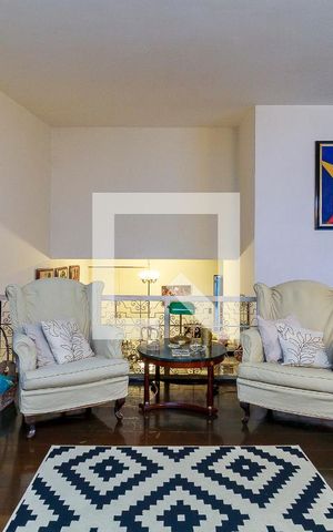 Casa à venda com 380m², 4 quartos e 3 vagas Casa à venda com 380m², 4 quartos e 3 vagasSala