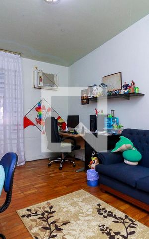 Casa à venda com 380m², 4 quartos e 3 vagas Casa à venda com 380m², 4 quartos e 3 vagasQuarto 3
