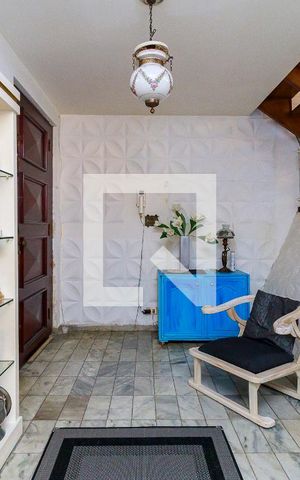 Casa à venda com 380m², 4 quartos e 3 vagas Casa à venda com 380m², 4 quartos e 3 vagasHall de Entrada