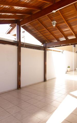 Casa para alugar com 180m², 4 quartos e 4 vagas Casa para alugar com 180m², 4 quartos e 4 vagasGaragem